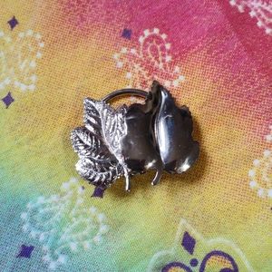Two Leafs Pin Clip On Piece